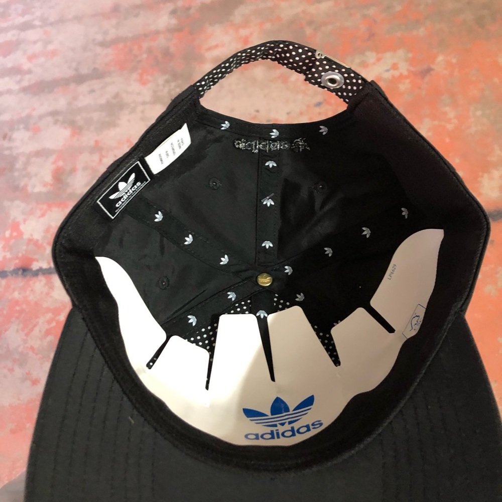⛔️SOLD⛔️ ADIDAS Originals Relaxed Nylon Black Strapback Hat NWT - Picture 4 of 8
